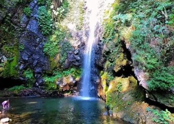 Air Terjun Kakek Bodo.