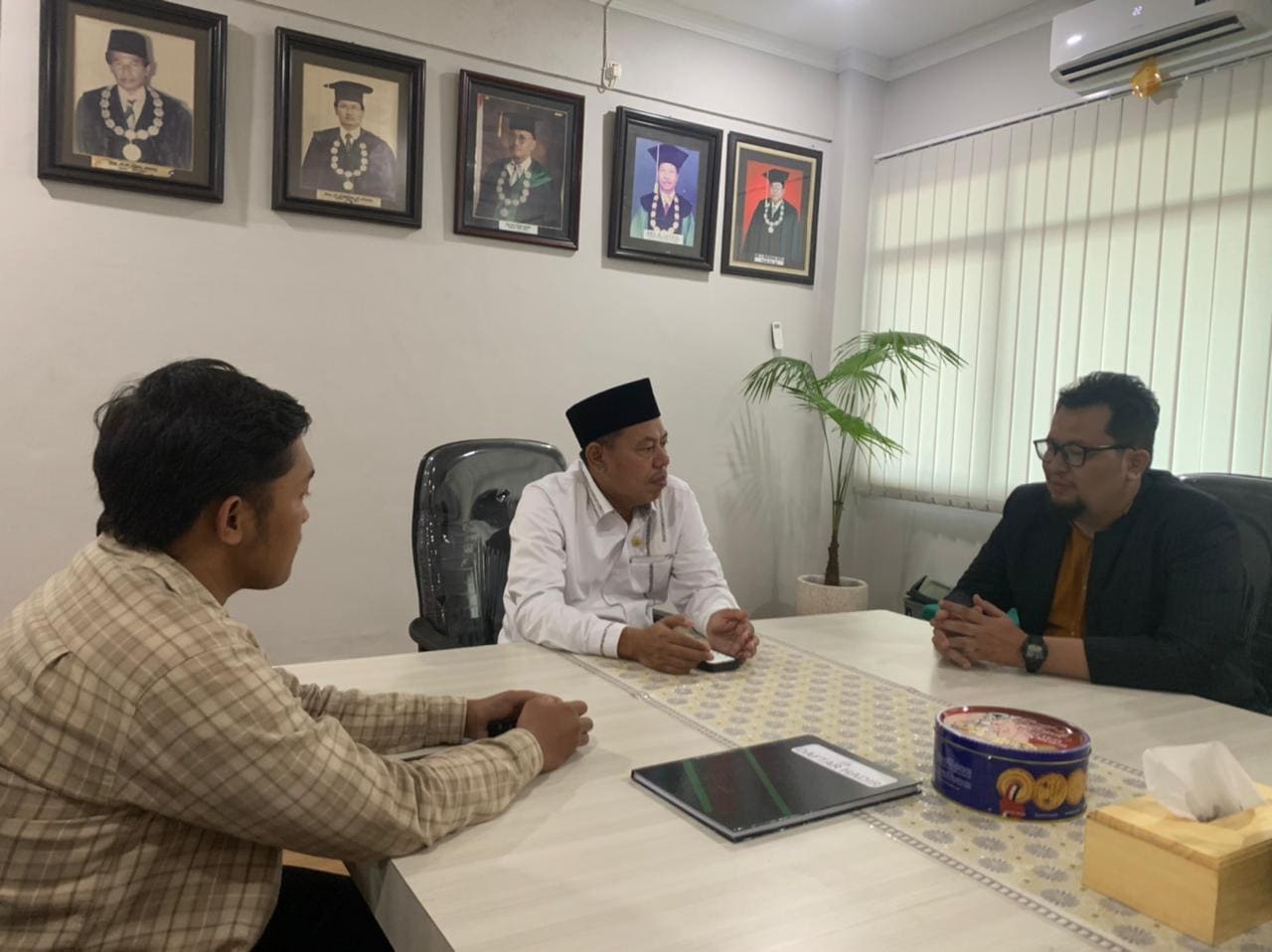 Rektor UIN KHAS Jember Prof Hepni.