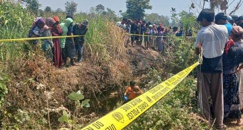 Geger! Penemuan Mayat Pria Terbakar di Nguling Pasuruan Penuh Luka 1 Mayat pria.