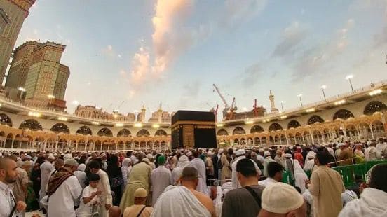 Umroh Rombongan tanpa Transit di CHATOUR Travel Cuma Rp697 Juta, Cek Syarat dan Ketentuannya! 1 CHATOUR Travel.