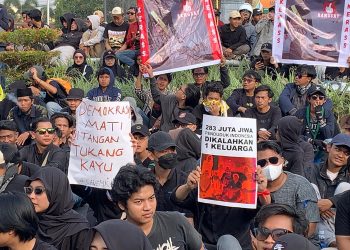 Unjuk rasa.