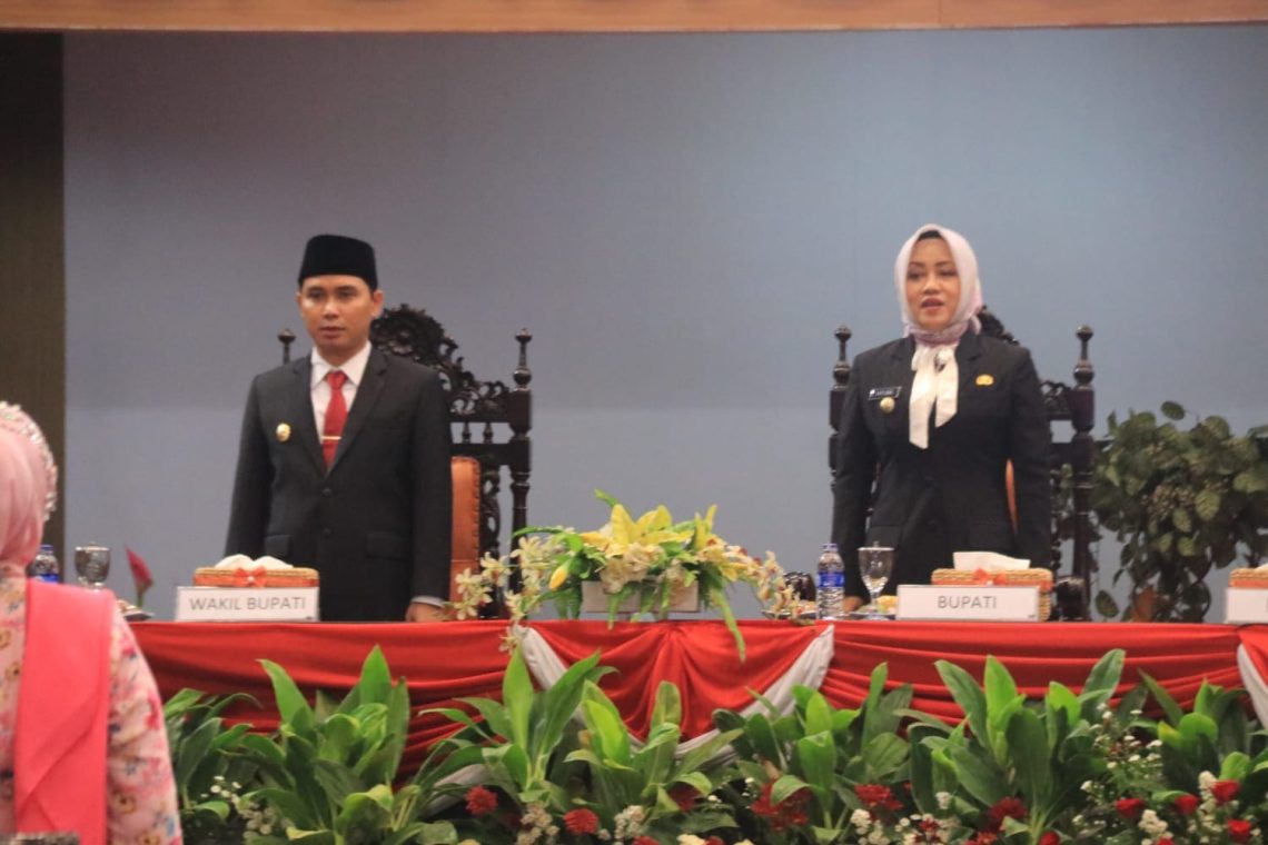 Pendaftaran Calon Bupati Mojokerto: Ikfina Wait and See, Barra Siap 100 Persen 1 Bupati Mojokerto.