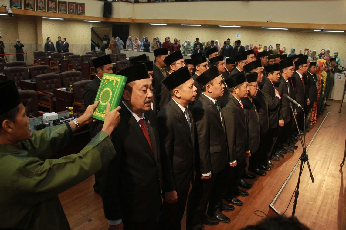 50 Anggota DPRD Jember Dilantik, Politisi Gerindra dan PKB Jadi Pimpinan Sementara 1 DPRD Jember.