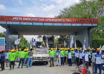PT Semen Indonesia.