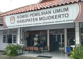 Caleg terpilih.