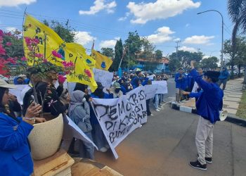 Aksi Protes PMII Tuban Warnai Pelantikan Anggota DPRD, Kecewa Politik Nasional Makin Memanas 1 PMII Tuban.