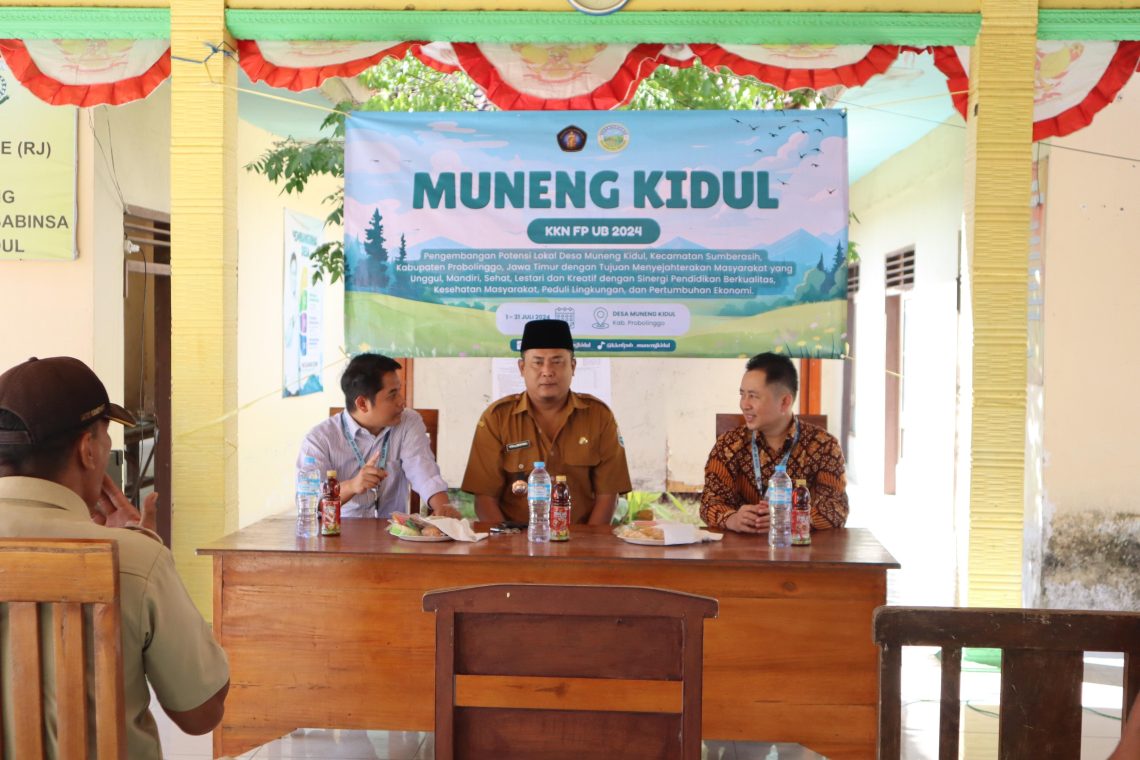 Botol Bekas Jadi Media Tanam, Mahasiswa KKN Fakultas Pertanian UB Percantik Lahan Pekarangan Sempit di Probolinggo 1 Mahasiswa KKN Fakultas Pertanian UB.