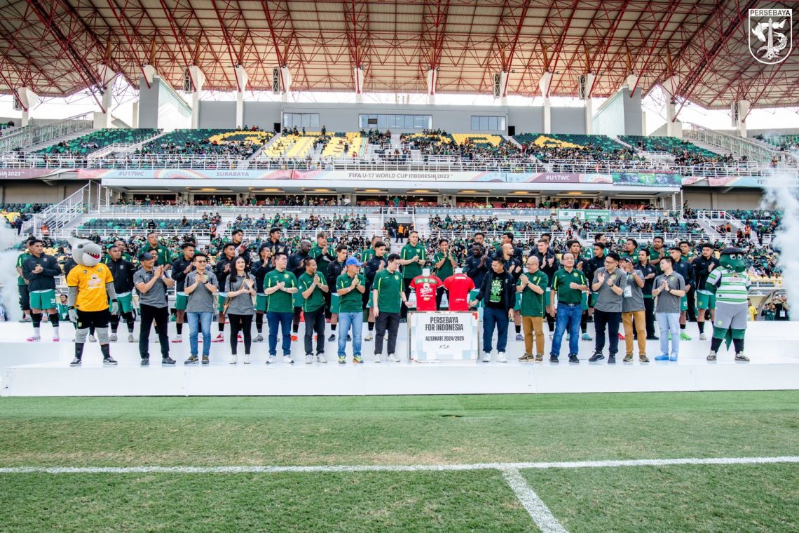 Rilis Skuad Persebaya Surabaya Jelang Liga 1 2024/2025, Pelatih Sebut Punya Tipe Berbeda 1 Persebaya Surabaya
