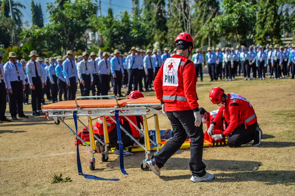 Mahasiswa ITSK Soepraoen.