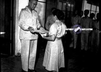 Wali Kota Surabaya Moerachman.