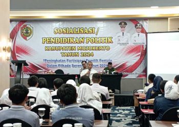 Edukasi Pemilih Pemula, Sekretaris Eksekutif Unim Mojokerto Beber soal Pemilih Bernalar 10 Unim Mojokerto.