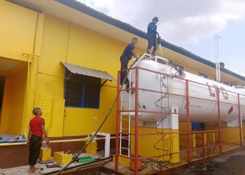 Tabung gas LPG.