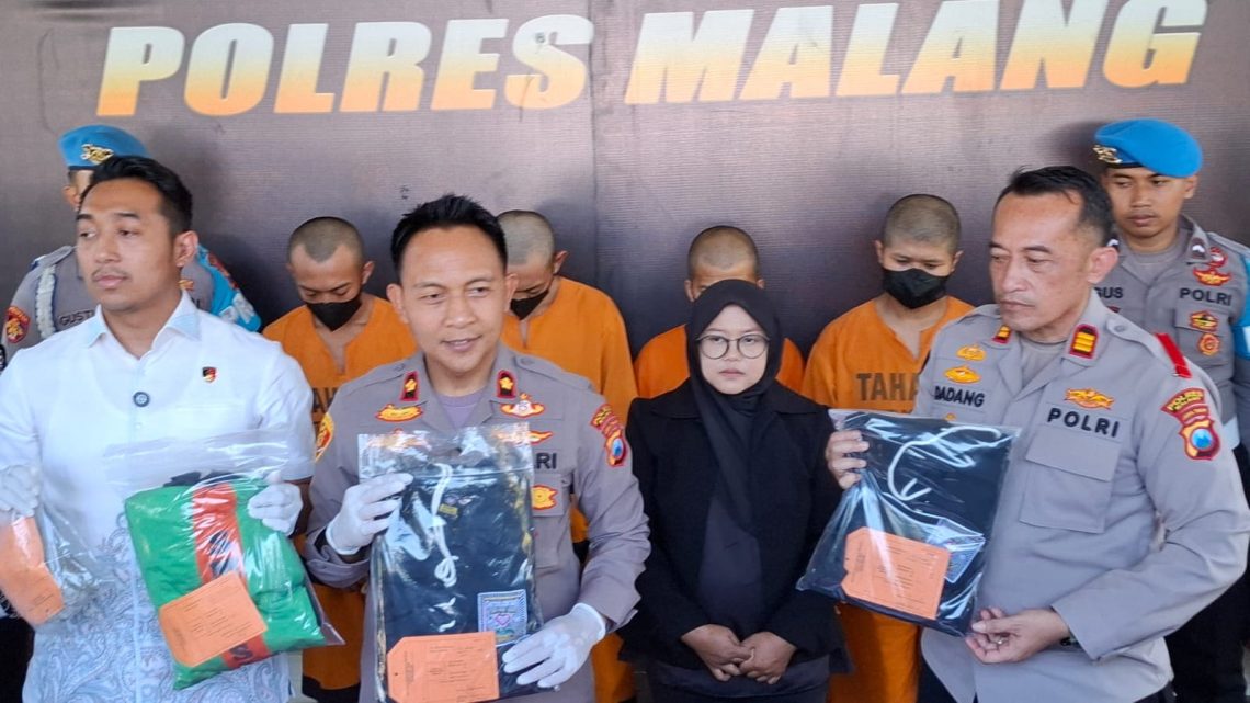 Pelaku pengeroyokan.