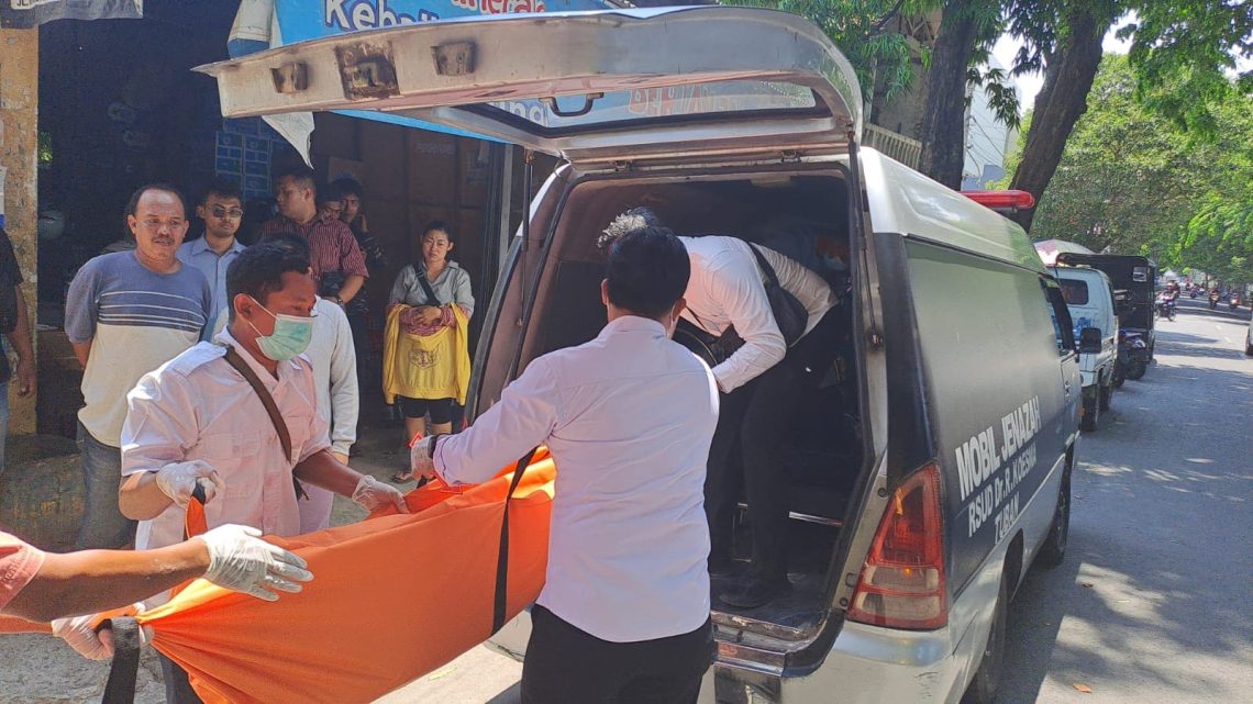 Wanita Lansia di Tuban Tewas di Halaman Rumahnya, Polisi Selidiki Penyebabnya 1 Wanita lansia.