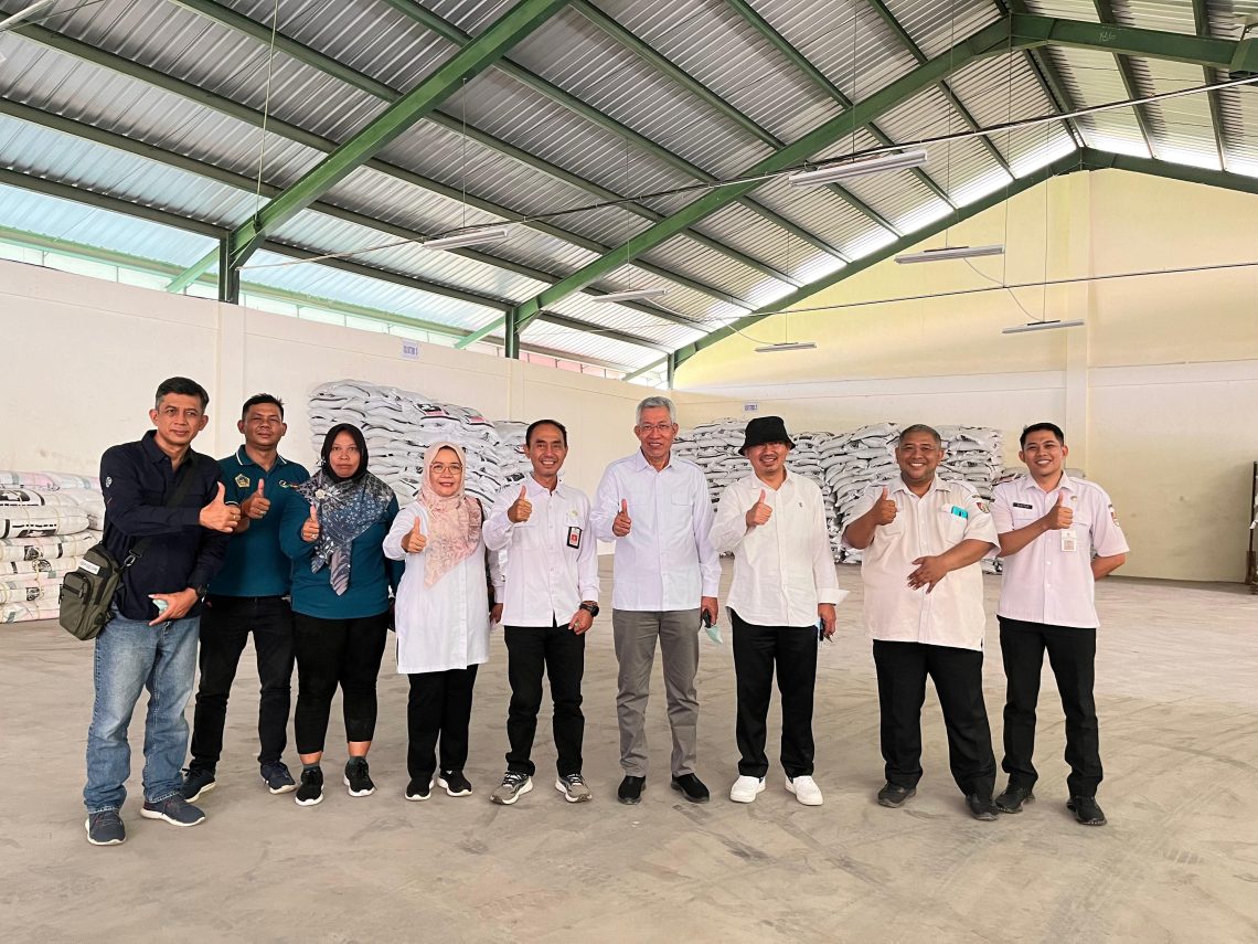 Tenaga Ahli Kementerian Pertanian RI Tinjau Pupuk Si Jempol Jember, Begini Responsnya 1 Pupuk Si Jempol.