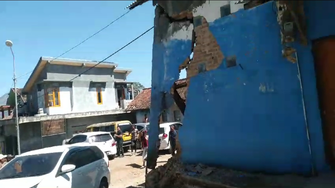 Gempabumi Bandung Raya Timbulkan Beberapa Kerusakan Bangunan 1 Kerusakan Gempa