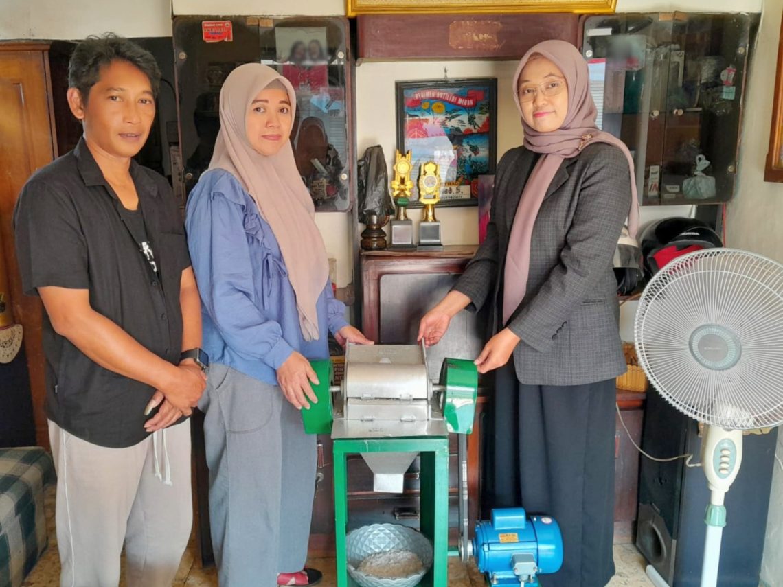 Peningkatan Produktivitas dan Sanitasi UMKM Kue Semprit Garut Fitri Melalui Teknologi Tepat Guna 5 UMKM di Gadang, Kota Malang