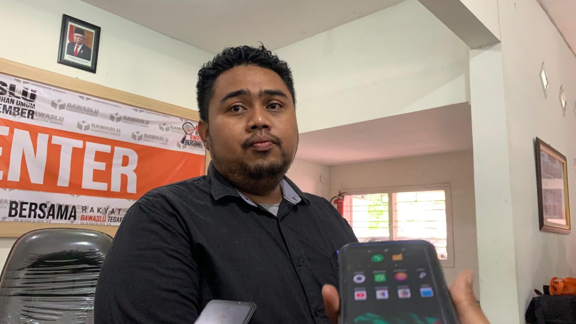 Kubu Paslon Fawait-Djoko Laporkan Cabup Petahana ke Bawaslu Jember, Buntut Dugaan Kegiatan Salat Subuh Berjamaah 1 Fawait-Djoko.
