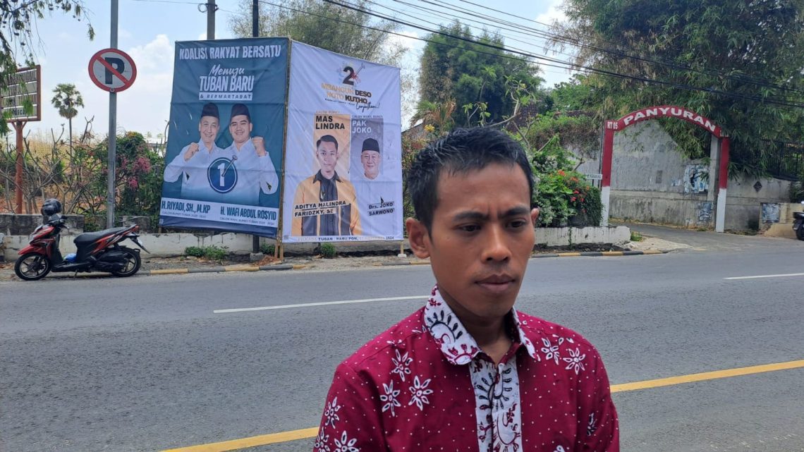 Respons Baliho APK Tutup Badan Jalan, KPU Tuban Pantau Proses Perbaikan 1 Baliho APK.