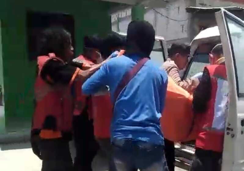 Warga Dawarblandong Mojokerto Heboh Temukan Mayat Membusuk, Diduga Meninggal 4 Harian 1 Mayat membusuk.