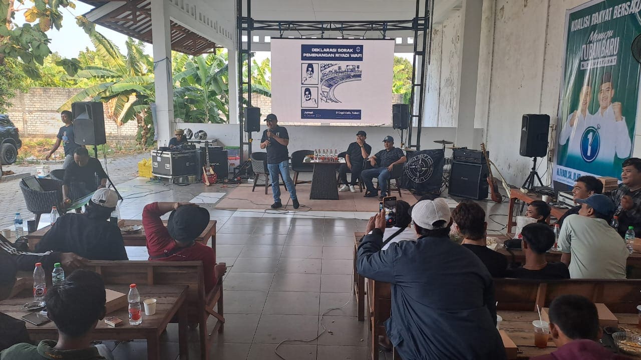 Ronggomania dukung Riyadi-Wafi.