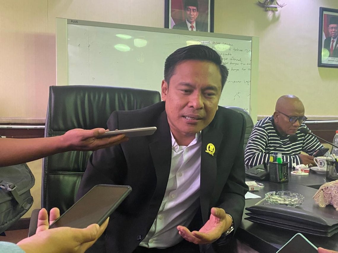 DPRD Surabaya.