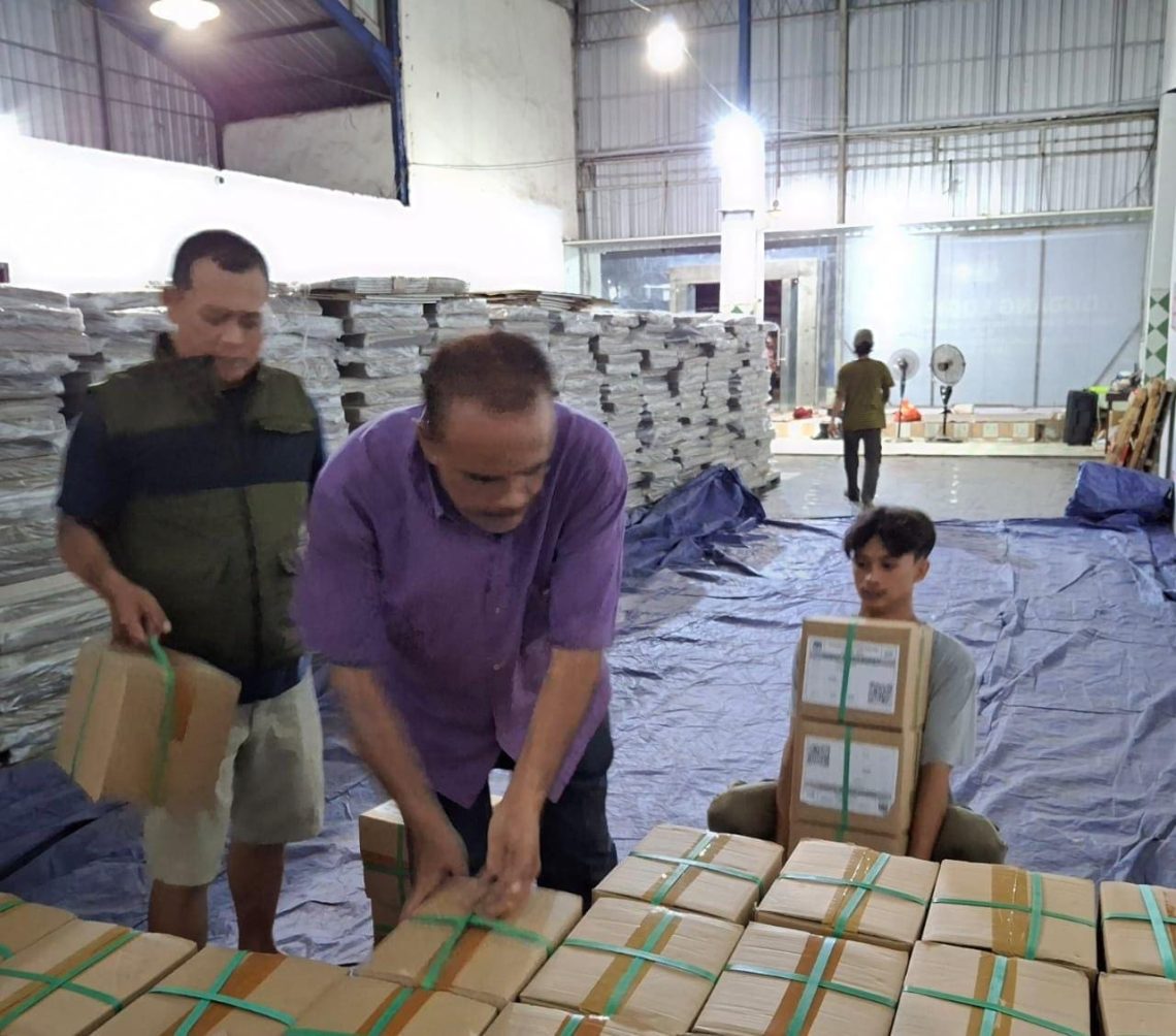 Ratusan Ribu Surat Suara Pilgub Jatim dan Pilbup Tiba di Gudang KPU Kabupaten Tuban 1 Surat suara.
