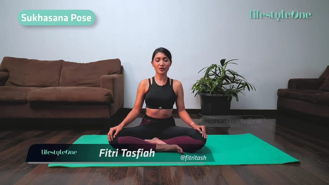 5 Gerakan Senam Yoga untuk Pemula ala YouTube Kata Dokter, Efektif dan Mudah Turunkan Berat Badan 1 Senam yoga untuk pemula.