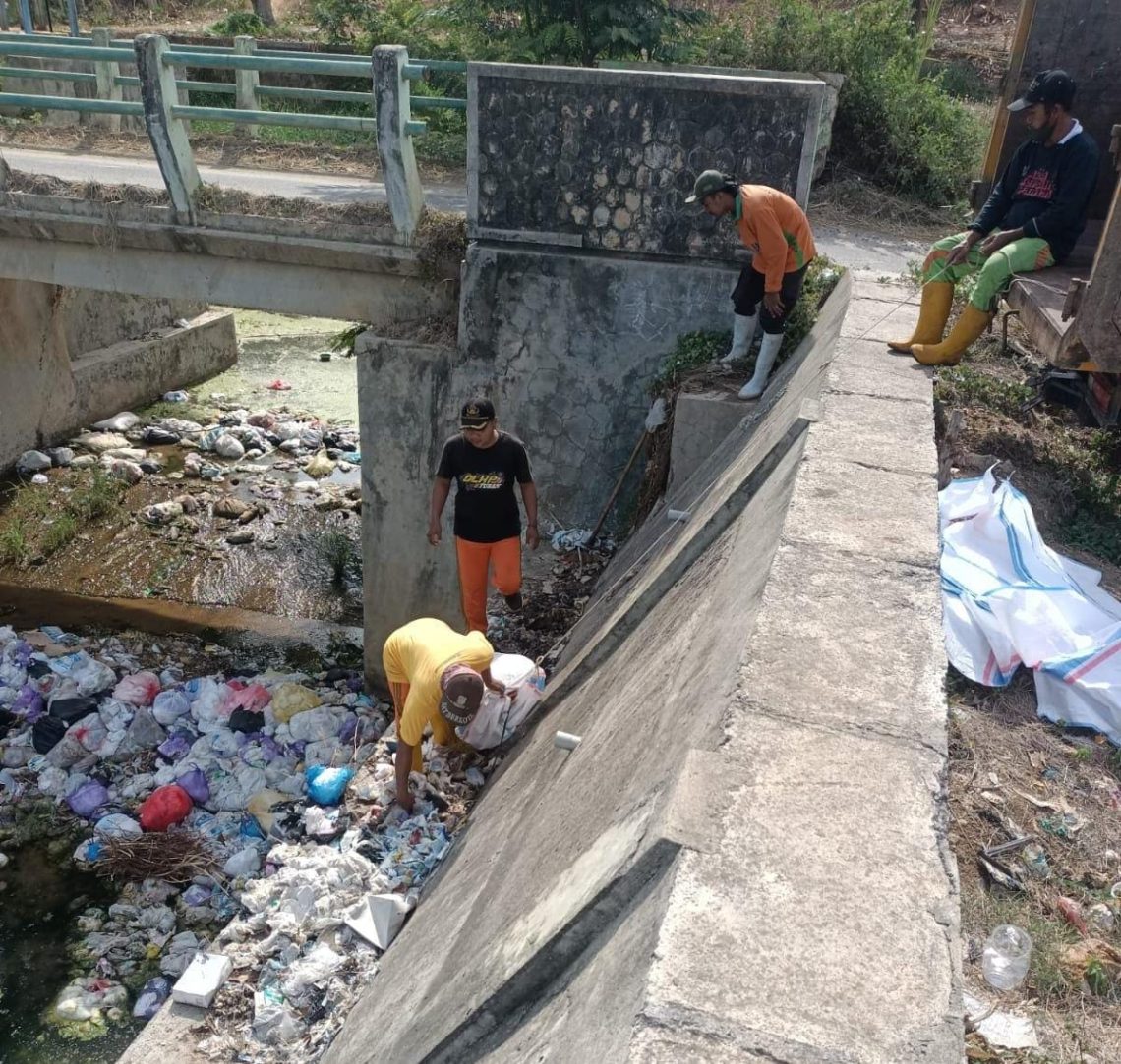 tumpukan sampah.