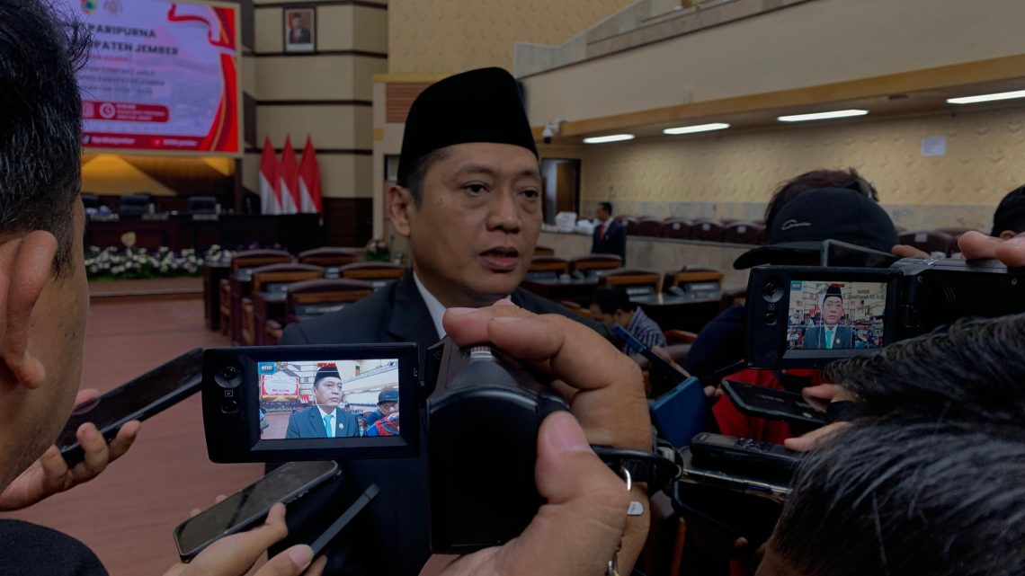 Pimpinan Definitif Dilantik, Ahmad Halim Politisi Partai Gerindra Jabat Ketua DPRD Jember 2024-2029 1 DPRD Jember