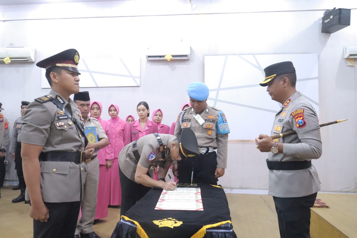 2 Pejabat Utama Polres Mojokerto Dirotasi Tingkatkan Kualitas SDM 1 pejabat utama.