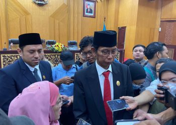 DPRD Surabaya.