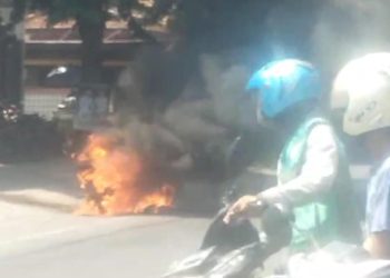 sepeda motor ojek online