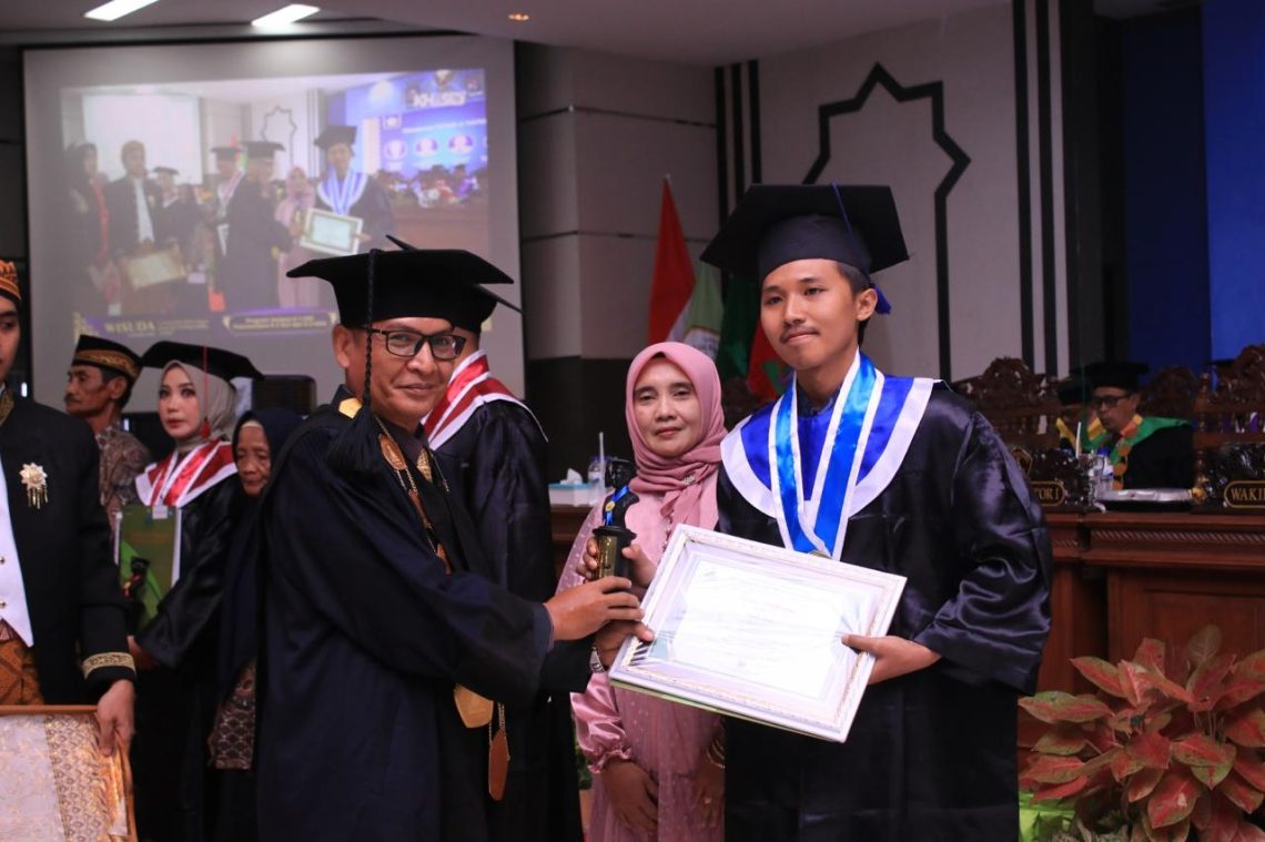 Mahasiswa UIN KHAS Jember Bagikan Tips Sukses Jadi Hafiz dan Sarjana 1 UIN KHAS Jember
