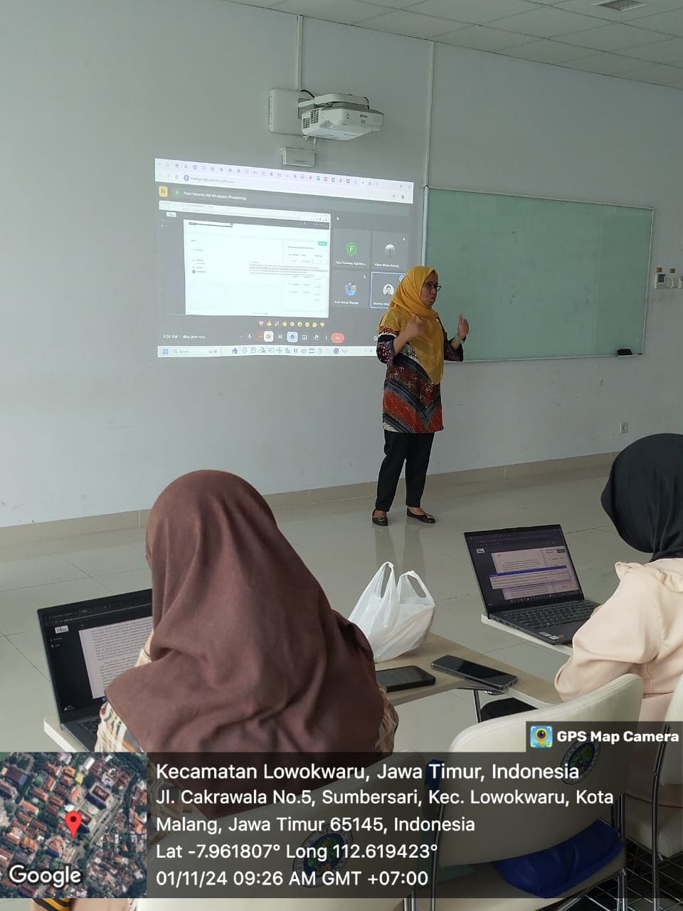 Inovasi Asesmen Karya Ilmiah Berbantuan AI: Universitas Negeri Malang Luncurkan AI-Filter Deteksi Ketergantungan pada Teknologi 1 Universitas Negeri Malang.