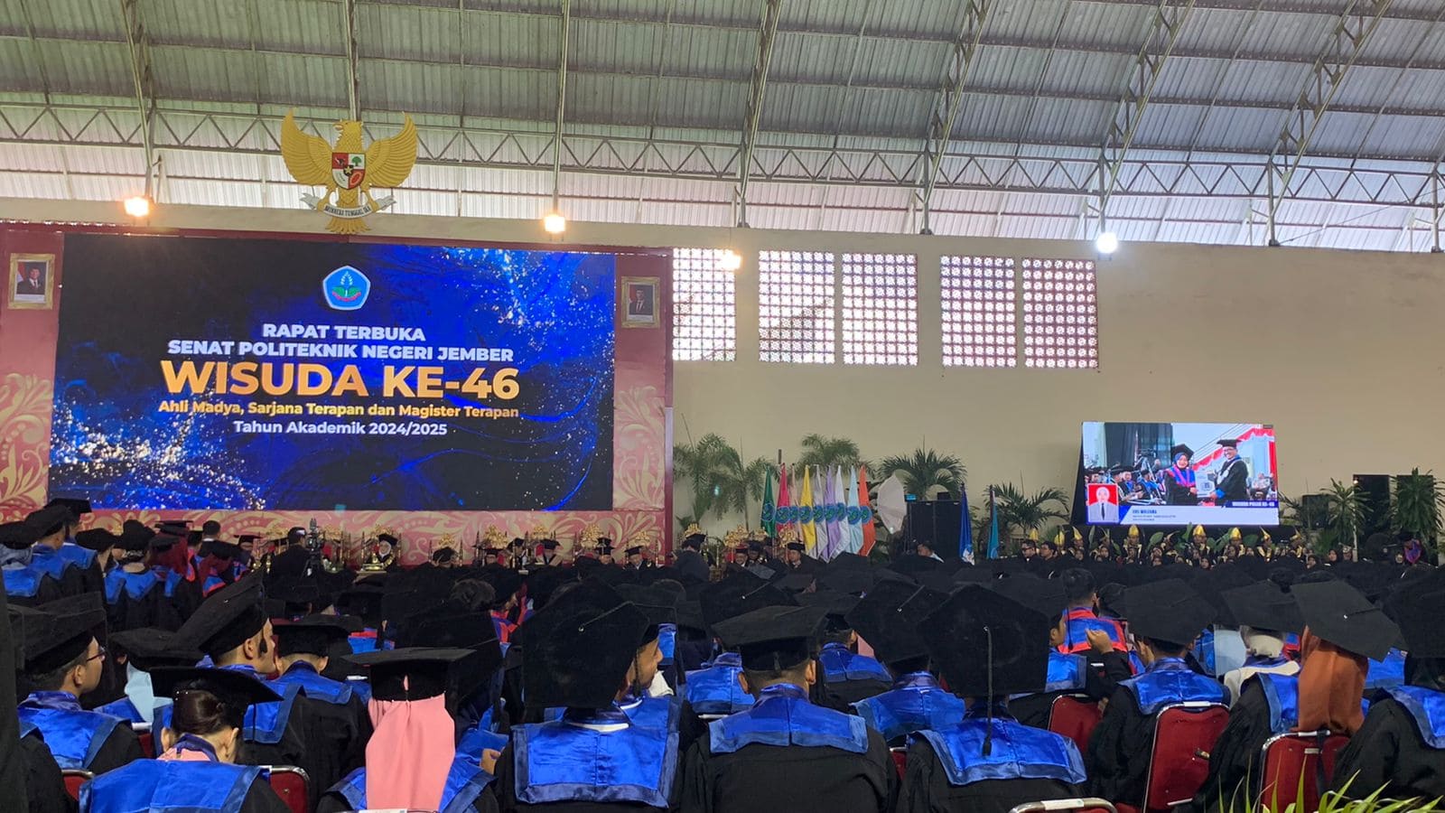 Wisuda Polije.
