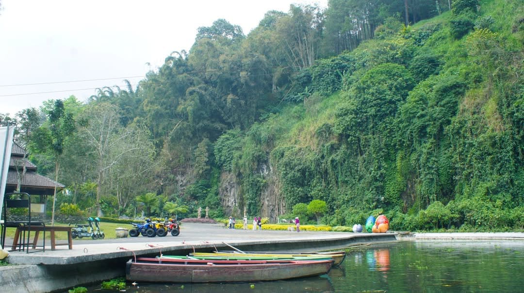 Taman Kemesraan Pujon, Tawarkan Camping Mesra yang Menyatu dengan Alam 2 Camping di Taman Kemesraan Pujon.