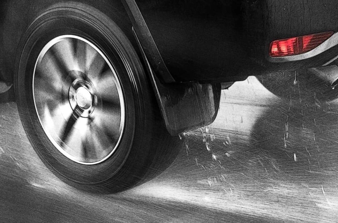 aquaplaning.
