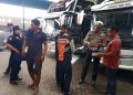 Bus pariwisata.