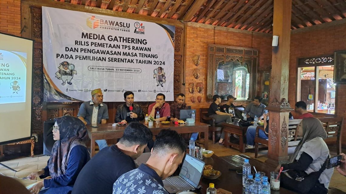 Suasana Media Gathering bertema "Pemetaan TPS Rawan dan Pengawasan Masa Tenang" yang digelar Bawaslu Tuban pada Jumat (22/11/2024). (Foto: Mochamad Abdurrochim/Tugu Jatim)