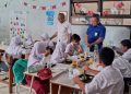 Makan bergizi gratis.