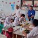 Makan bergizi gratis.