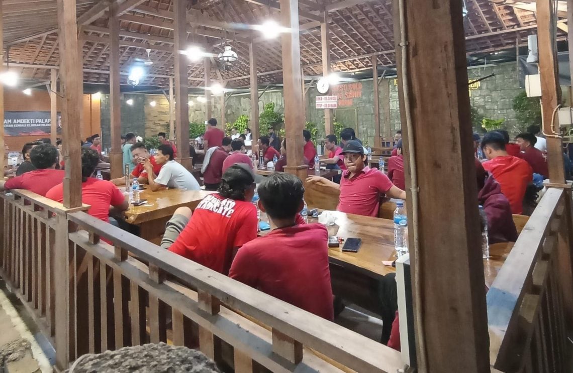 Silaturahmi Bareng Suporter, Manajemen PS Mojokerto Putra Beber Persiapan Liga 4 Jawa Timur 1 PS Mojokerto Putra.