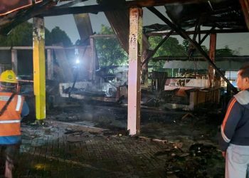 Kebakaran Pujasera Karangploso Malang Diduga Korsleting Listrik: 18 Stan hingga Motor Hangus Terbakar 1 Pujasera Karangploso.