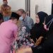 Minta Doa Restu Orang Tua dan Mertua, Gus Fawait Sungkem sebelum Menuju TPS 8 Gus Fawait.
