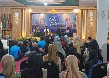 Unim Mojokerto Diskusi Film Cinta dalam Ikhlas, Ini Kisah Abun Sungkar dan Adhisty Zara sebagai Pemeran Utama 1 Cinta dalam Ikhlas.