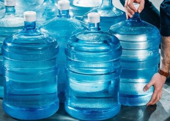 air minum isi ulang.