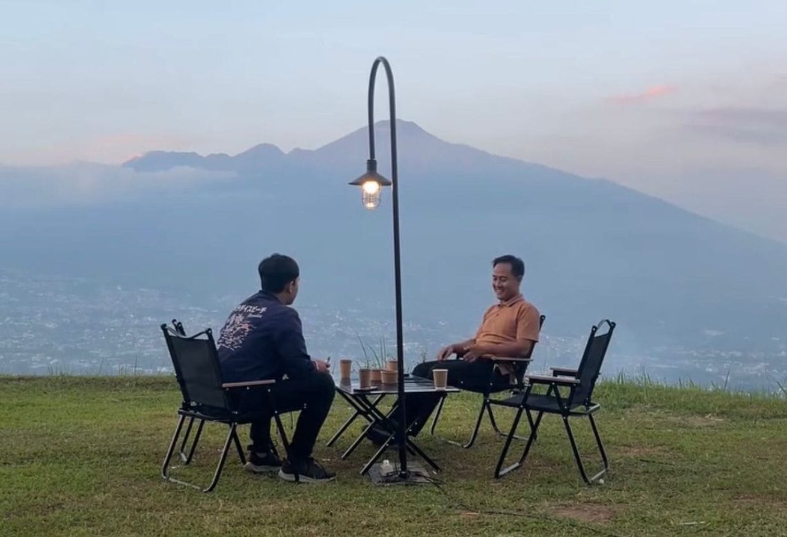 Thana Nature Eatery Kota Batu, Tempat Nongkrong Anak Muda sambil Nikmati City Light Bikin Hati Adem 1 Thana Nature Eatery.