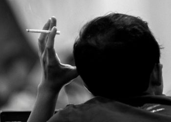 Rokok ilegal.