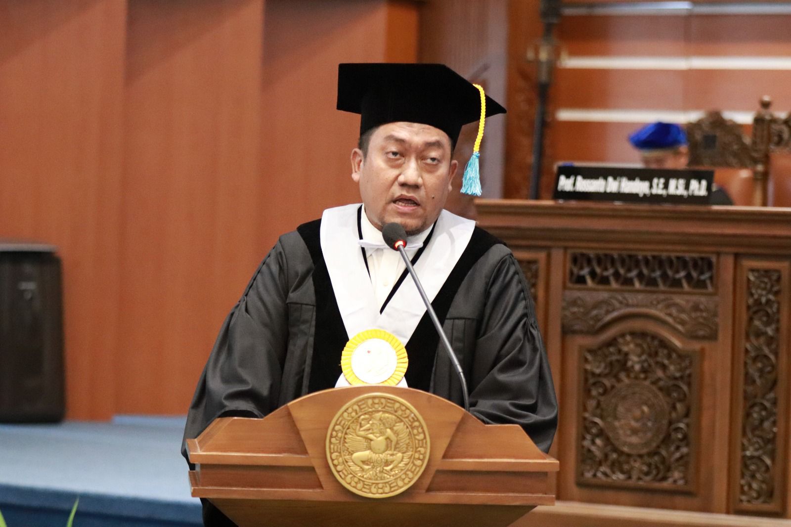 Guru Besar Ekonomi Unair Surabaya Soal Kenaikan PPN 12 Persen 2 Rossanto Dwi Handoyo